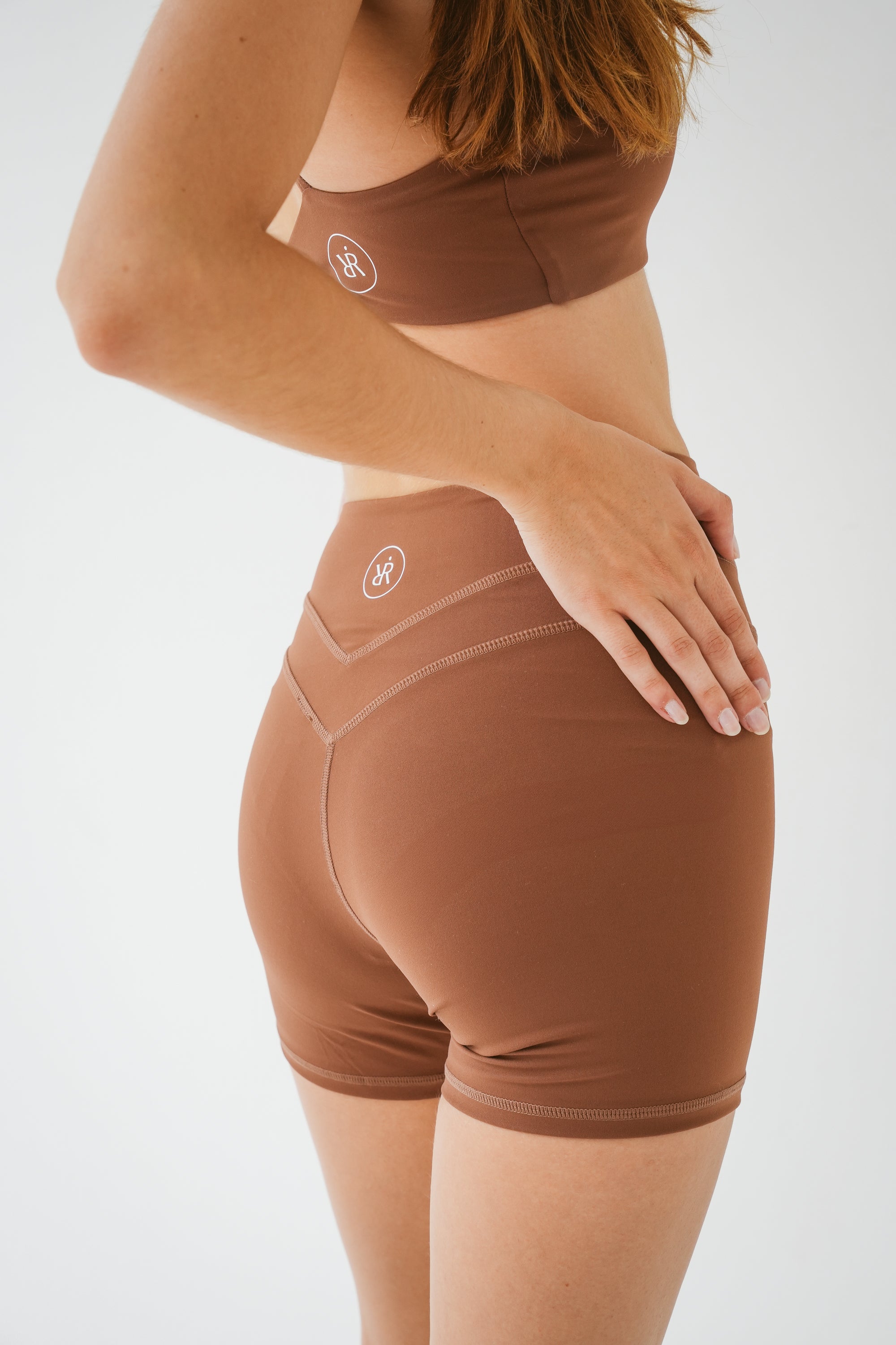 FORM Shorts - Chocolate